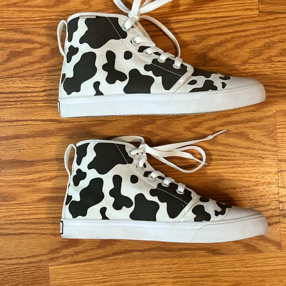 Bangs High-Top Canvas Sneakers - Cow Print